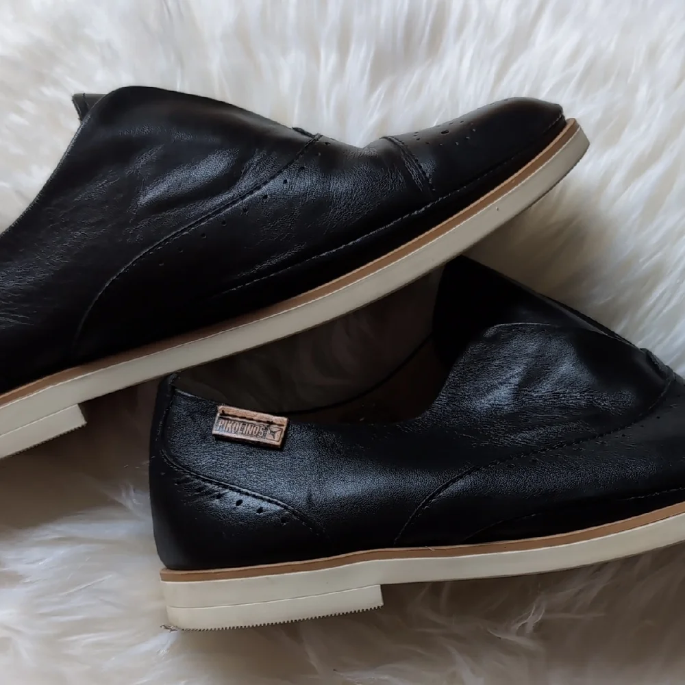 Pikolinos Black Leather Loafers - Picture 3 of 3